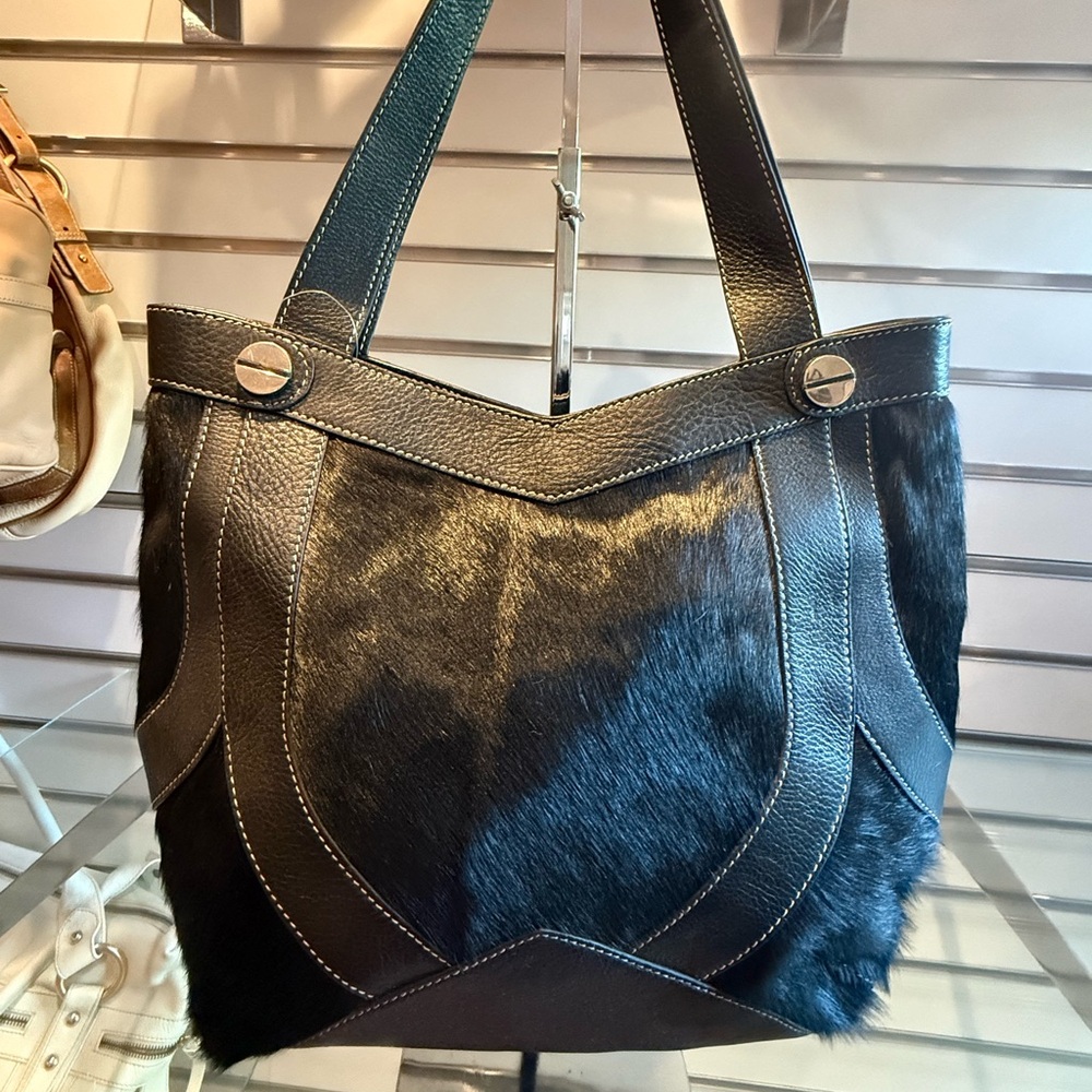 Elegant Black Leather Tote Bag